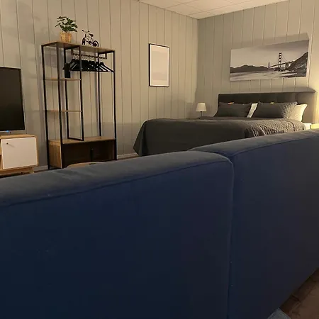 Weimotel Am Mit Parkplatz, Kueche Und Hdtv Apartment