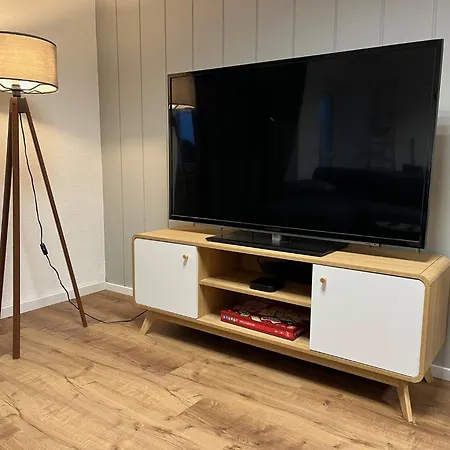 Weimotel Am Mit Parkplatz, Kueche Und Hdtv